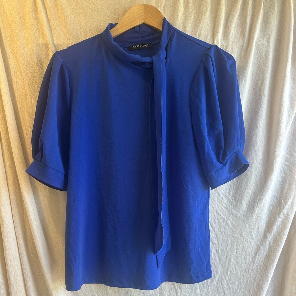 Cable & Gauge Women's Blue Blouse